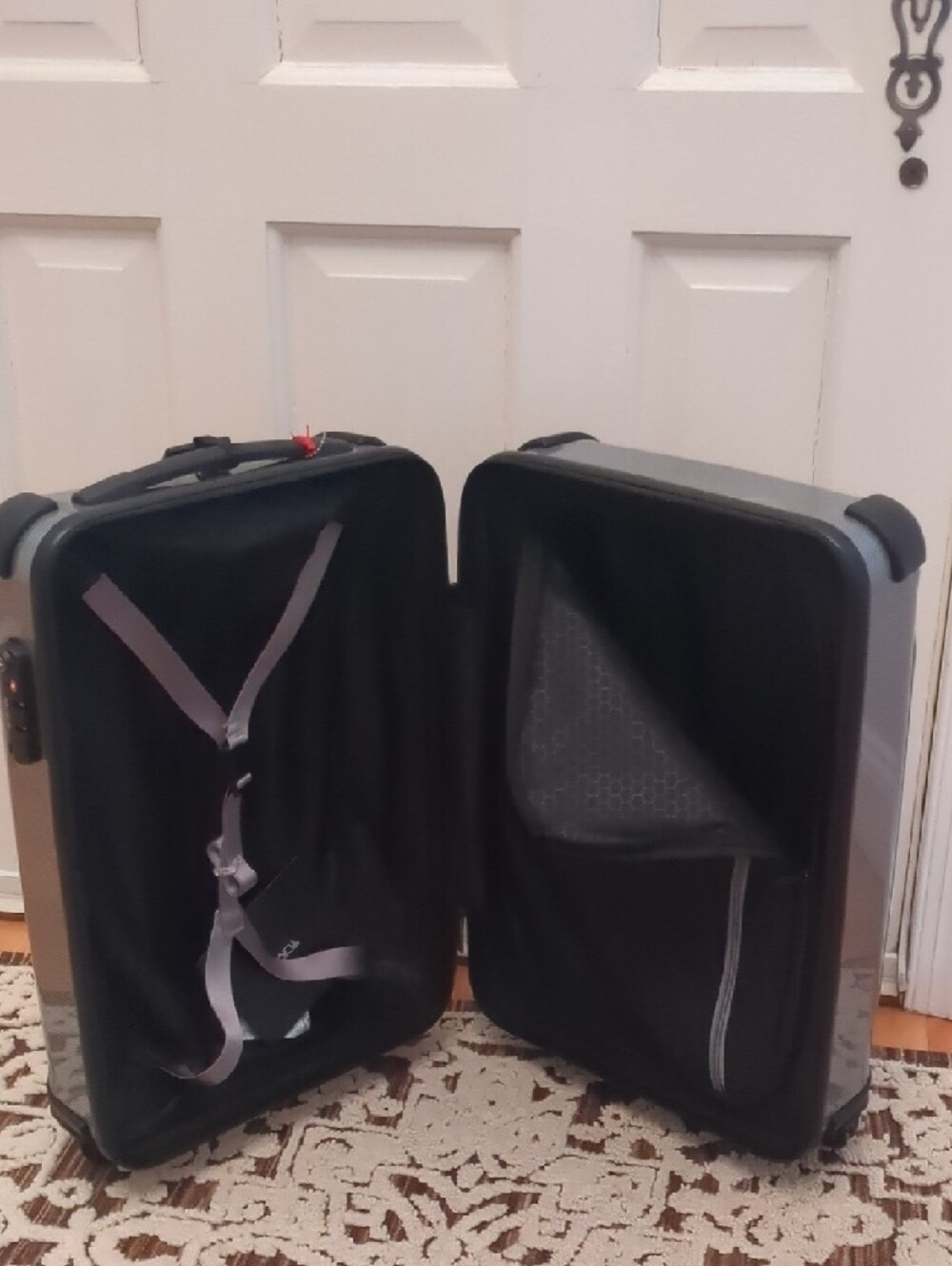 TUMI Vapor International 22" 4 WHEEL CARRY-ON Hardcase Silver. - Picture 10 of 11